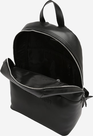 Calvin Klein - Mochila em preto