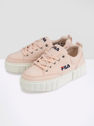 Baskets basses FILA en beige