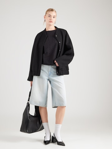 Tricou 'Lilith' de la ABOUT YOU pe negru