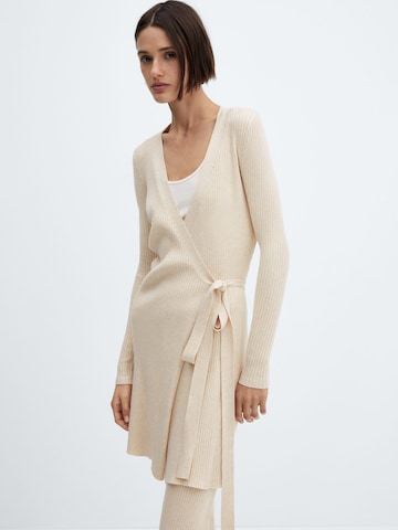 MANGO Cardigan 'Flare' i beige: forside