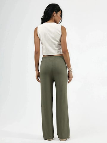 Hiccup Loose fit Trousers in Green