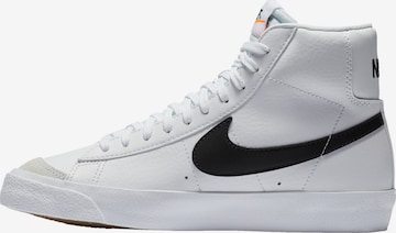 Baskets Nike Sportswear en blanc