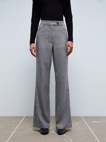 Regular Pantalon Scalpers en gris