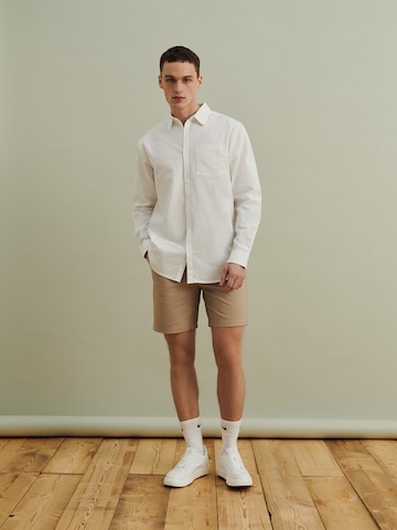 DAN FOX APPAREL Regular fit Button Up Shirt 'Kenan' in White