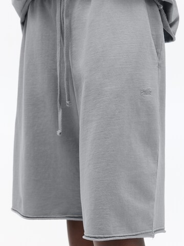 Baggy Pantalon Pull&Bear en gris