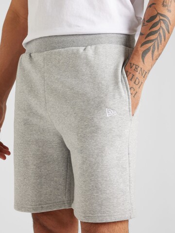 NEW ERA Regular Pants in Grey