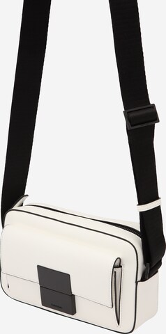 Calvin Klein Чанта за през рамо тип преметка 'ICONIC' в бяло