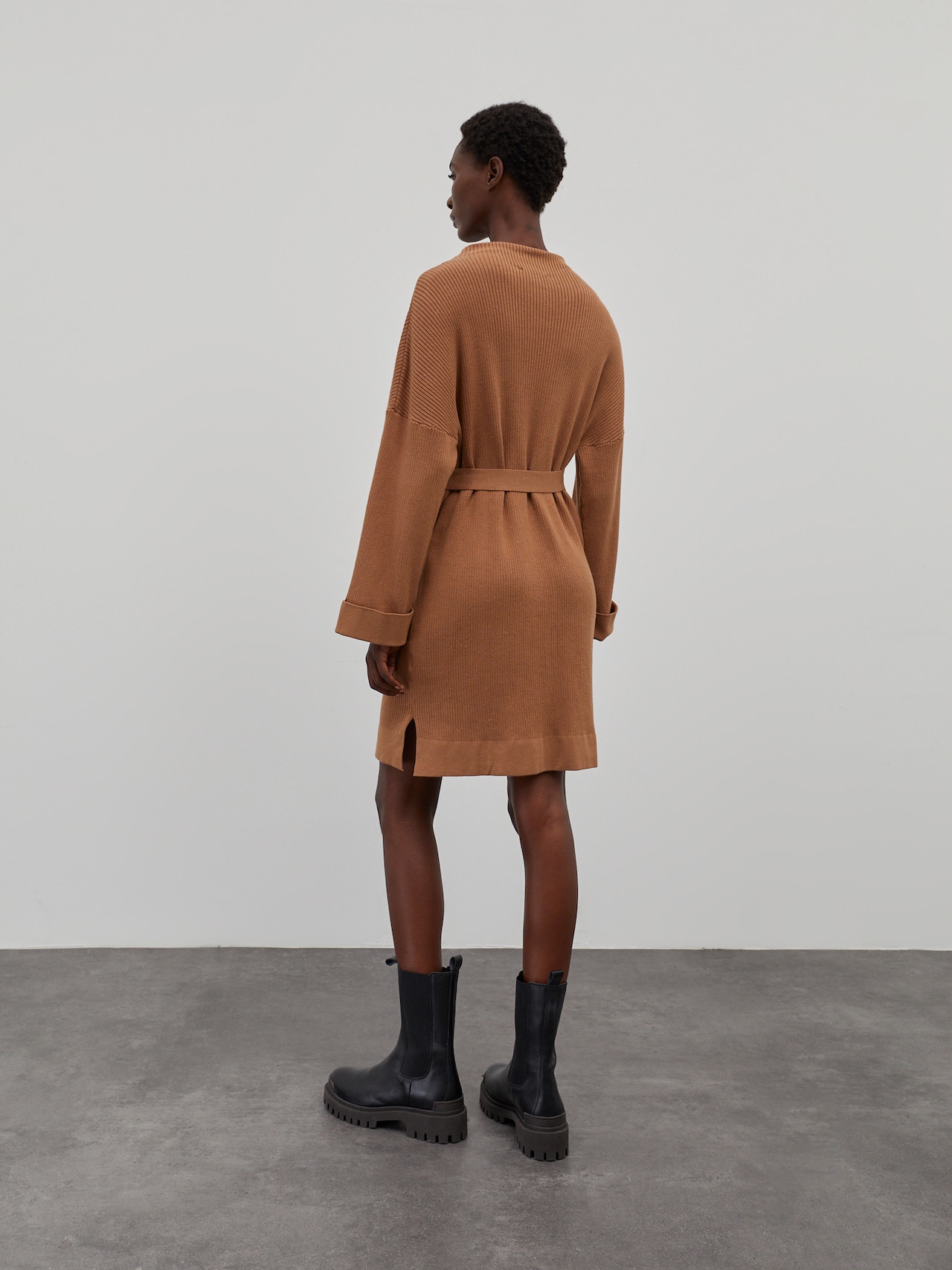 EDITED Producten Jurk 'Nata' Bruin