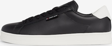 Baskets basses Tommy Jeans en noir : devant