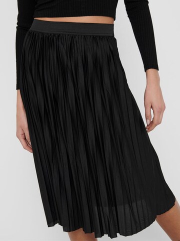 Gonna 'Boa' di JDY in nero