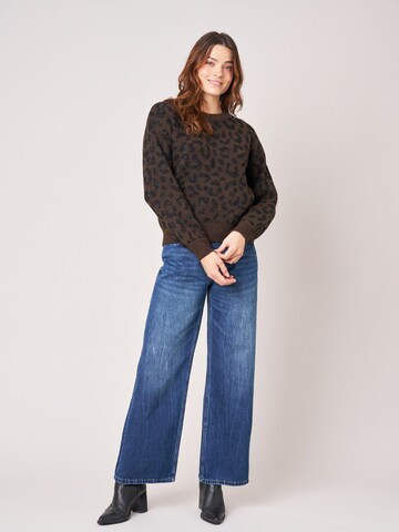 Deeluxe Pullover‌‌‌‌ in Braun