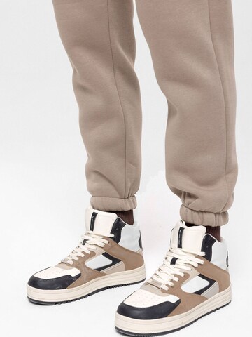 Antioch - Tapered Pantalón en gris