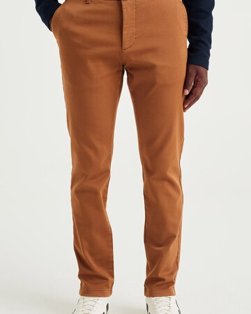 WE Fashion Slim fit Chino trousers in Brown: front