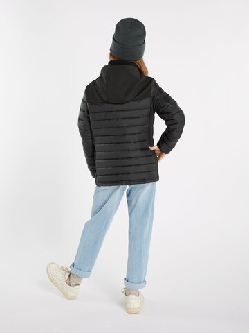 PROTEST Sportjacke 'PRTRANIPI JR' in Schwarz