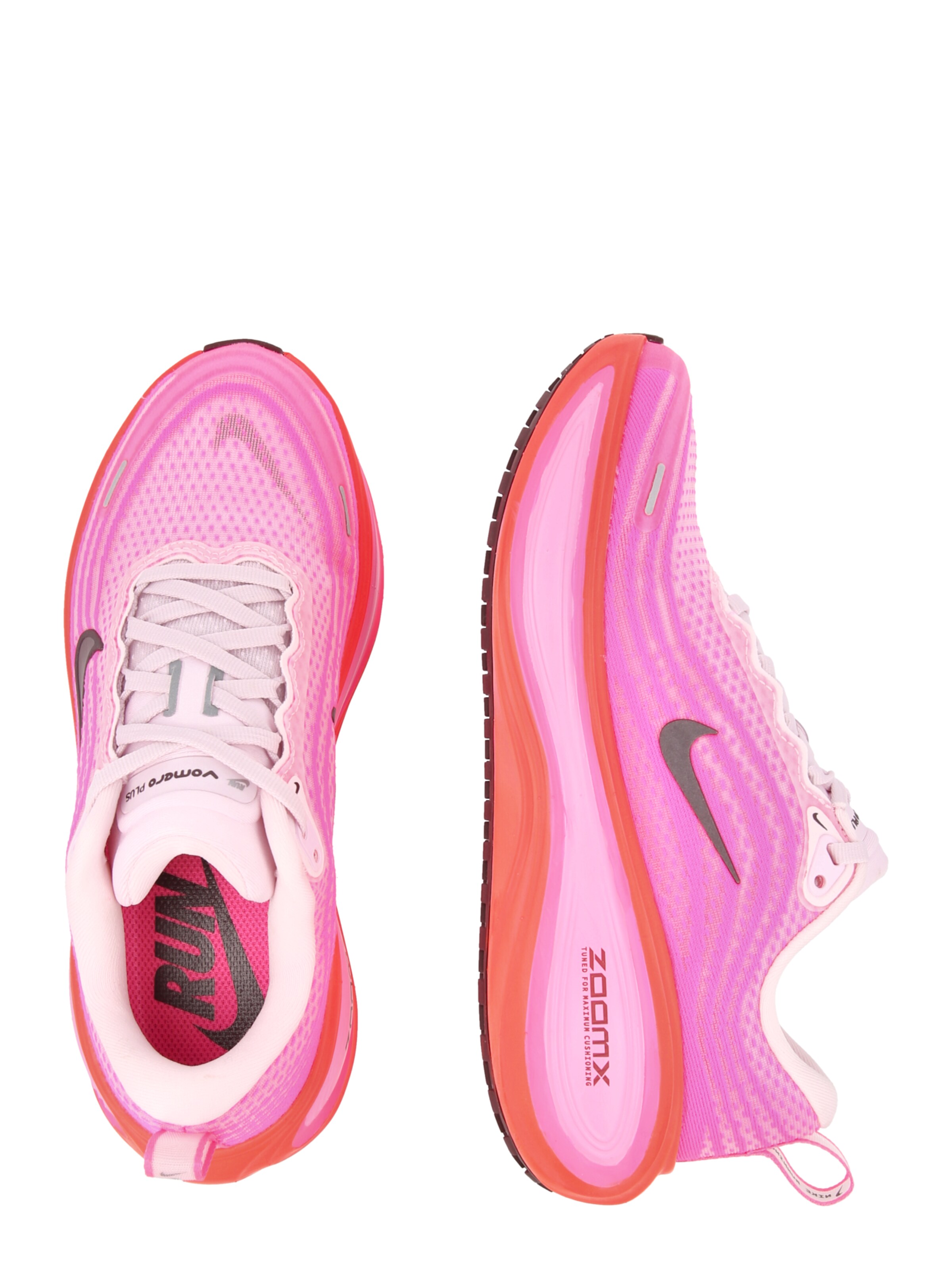 Chaussure de course 'VOMERO PLUS' NIKE en rose : sur le côté
