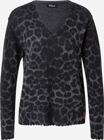 Pulover de la Grace pe gri: față