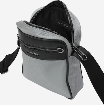 Calvin Klein Crossbody bag in Grey