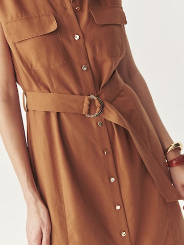 Abito camicia 'MOKKA' di TATUUM in marrone