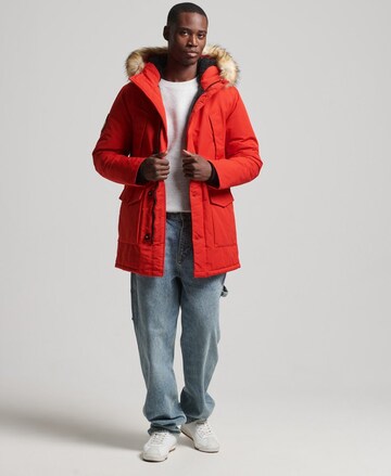 Superdry Regular Fit Winterparka 'Everest' in Rot