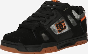 Sneaker bassa 'STAG' di DC Shoes in nero: frontale