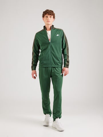 regular Tuta da jogging 'CLUB' di Nike Sportswear in verde: frontale
