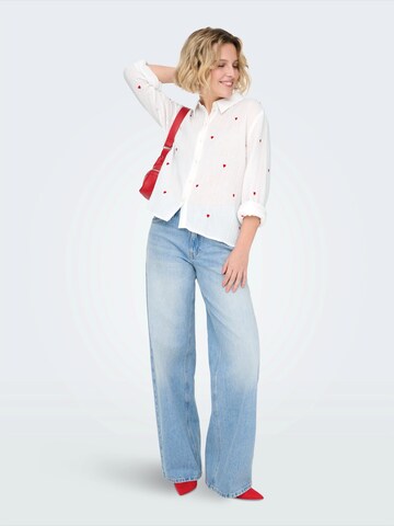 ONLY - Blusa 'ONLHEART' en blanco