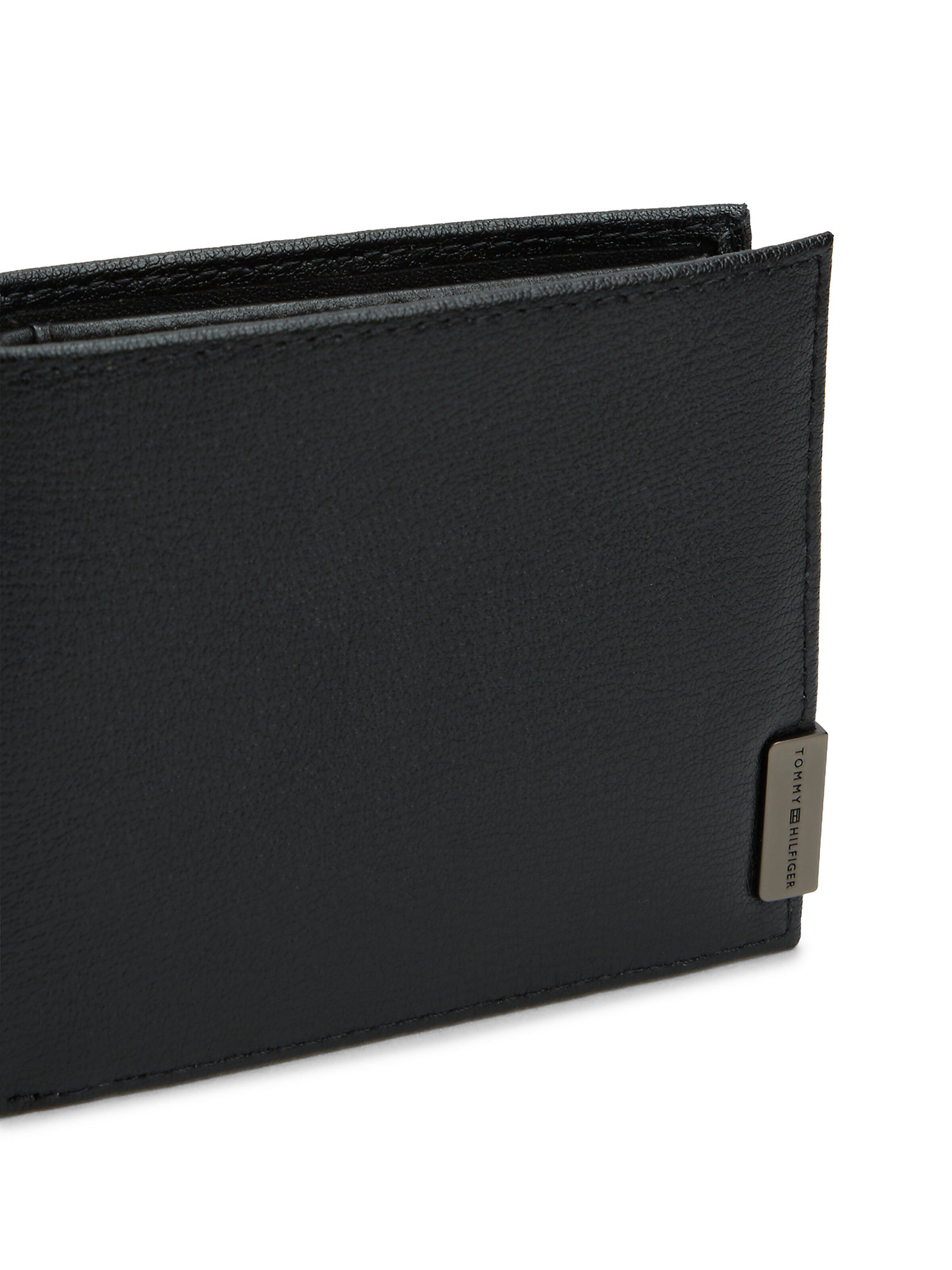 TOMMY HILFIGER Wallet in Black