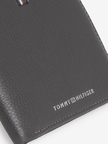 TOMMY HILFIGER Wallet in Grey
