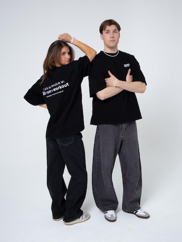 BAYSIDE BOUND Shirt 'THE 8K UNISEX OVERSIZE TEE' in Zwart