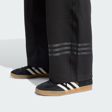 ADIDAS ORIGINALS Baggy Штаны 'Neuclassics' в Черный