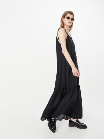 Robe 'ALDINAA' ARMEDANGELS en noir