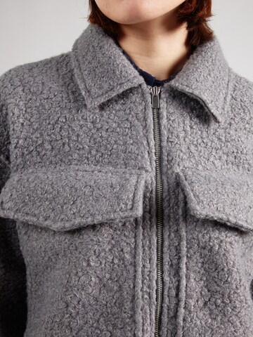VILA Between-Season Jacket 'VIDaphne' in Grey