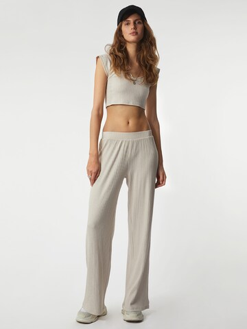 Loosefit Pantalon 'MATILDA' Young Poets en beige