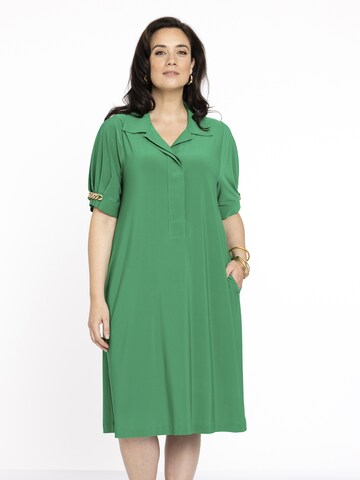 Yoek Shirt Dress in Green: front