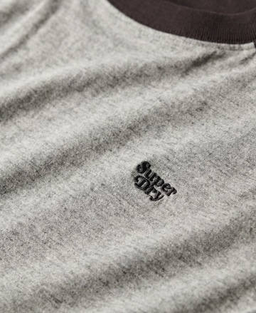 T-shirt 'Essential' Superdry en gris