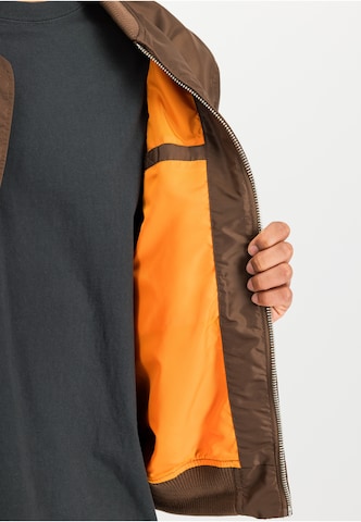 ALPHA INDUSTRIES - Casaco meia-estação 'MA-1 TT' em castanho
