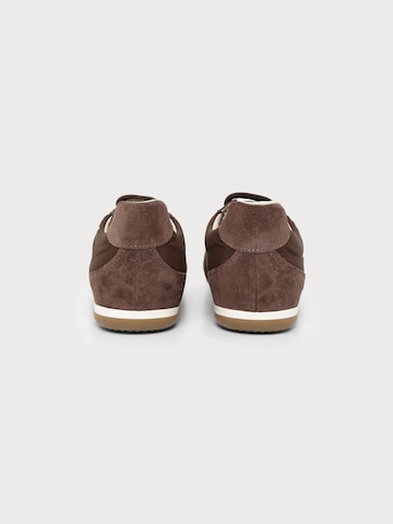 Weekend Max Mara - Sapatilhas baixas 'KALANCIA' em castanho