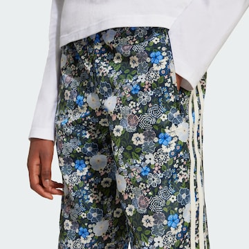 Regular Pantalon 'Adidas Originals x Liberty London Firebird' ADIDAS ORIGINALS en bleu