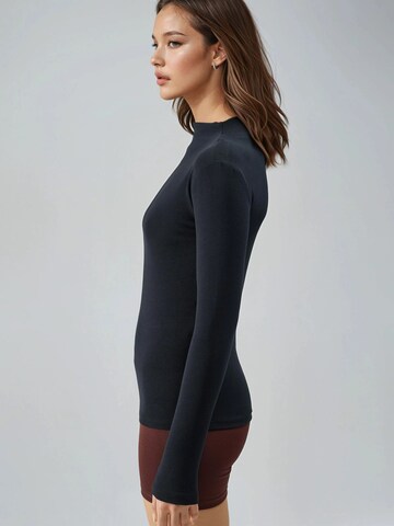 Busem Shirt in Zwart