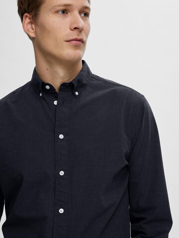 Coupe slim Chemise 'Rick' SELECTED HOMME en bleu