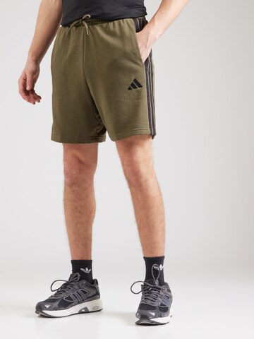 regular Pantaloni sportivi di ADIDAS SPORTSWEAR in verde: frontale