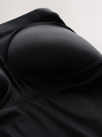 Next Top in Zwart