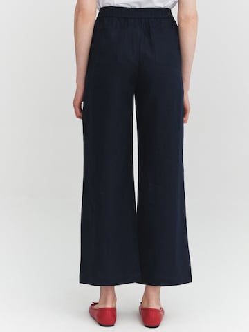 Bootcut Pantaloni con pieghe 'Smarta' di TATUUM in blu
