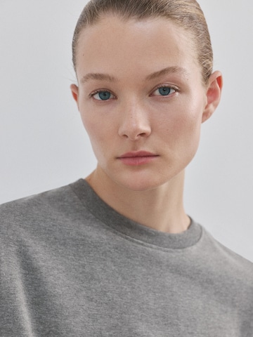 Maglietta 'SITA' di MANGO in grigio