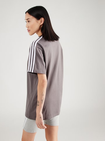 ADIDAS SPORTSWEARTehnička sportska majica 'Essentials' - smeđa boja