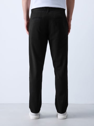 Next Slimfit Lærredsbukser i sort
