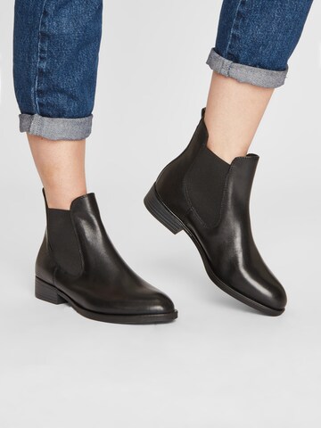 TAMARIS Chelsea Boots in Black: front