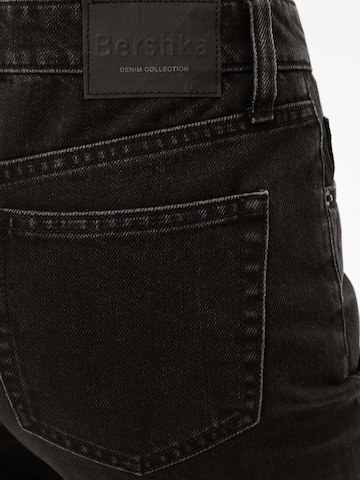 regular Jeans di Bershka in nero