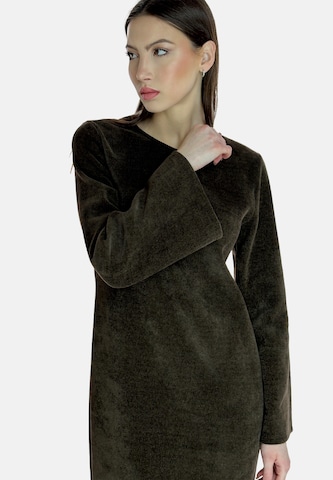 Abito di Elara in marrone