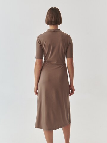 Robe 'JOE' TATUUM en beige